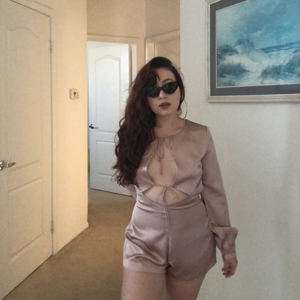 Satin romper - Picture 2 of 8